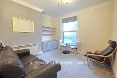 1 bed flat, St Johns Terrace, Hyde Park, Leeds, LS31DY - Image 1