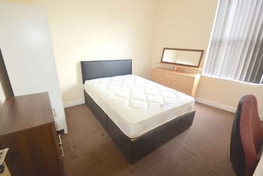 4 bed house, Beechwood Crescent, Burley, Leeds, LS42LL - Image 4
