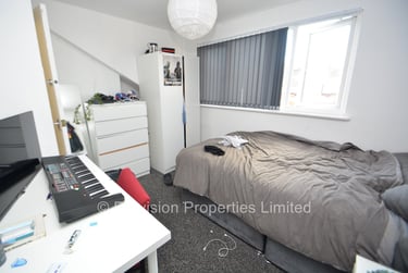 4 bed house, Beamsley Mount, Burley, Leeds, LS61LR - Image 8