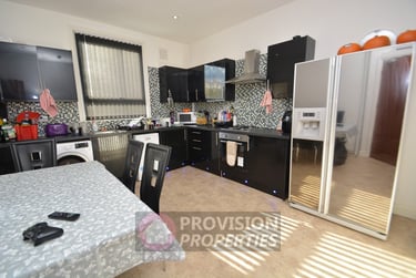 5 bed house, Cliff Mount Terrace, Rampart Road, Leeds, LS62HR - Image 2