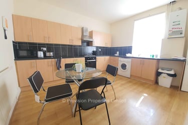 4 bed house, Harold Walk, Hyde Park, Leeds, LS61PS - Image 2