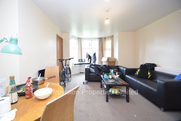 2 bed flat, Cliff Road, Rampart Road, Leeds, LS62ET - Image 3