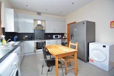 6 bed house, Woodsley Road, Hyde Park, Leeds, LS31DU - Image 2