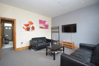 6 bed house, Woodsley Road, Hyde Park, Leeds, LS31DU - Image 1