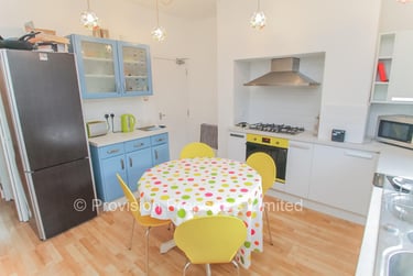 3 bed house, Burley Lodge Terrace, Burley, Leeds, LS61QD - Image 2