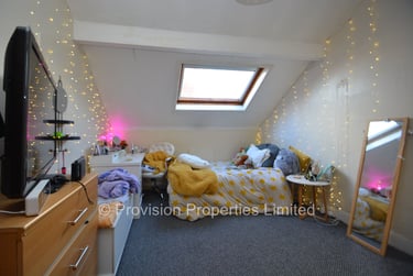 7 bed house, St Michaels Villas, Headingley, Leeds, LS63AF - Image 2