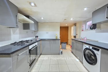 7 bed house, St Michaels Villas, Headingley, Leeds, LS63AF - Image 2