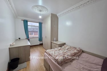 4 bed flat, Spenceley Street, Woodhouse, Leeds, LS29DY - Image 4