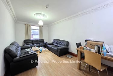 4 bed flat, Spenceley Street, Woodhouse, Leeds, LS29DY - Image 1