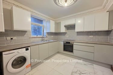 4 bed flat, Spenceley Street, Woodhouse, Leeds, LS29DY - Image 2