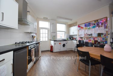 7 bed house, The Village Street, Burley, Leeds, LS42PR - Image 6