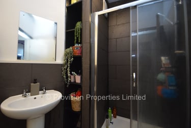 7 bed house, The Village Street, Burley, Leeds, LS42PR - Image 8