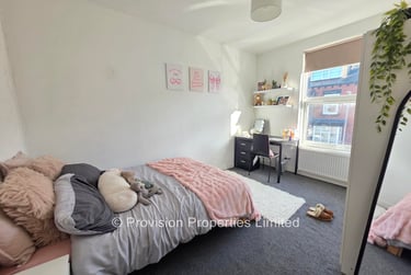 6 bed house, Norwood Place, Hyde Park, Leeds, LS61DY - Image 2