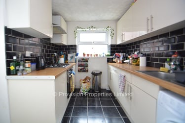 5 bed house, Ashville Road, Burley, Leeds, LS61NA - Image 4