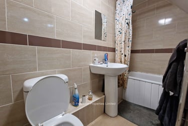 5 bed house, Hessle View, Hyde Park, Leeds, LS61ER - Image 4