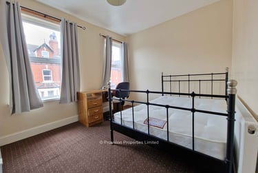 5 bed house, Hessle View, Hyde Park, Leeds, LS61ER - Image 2