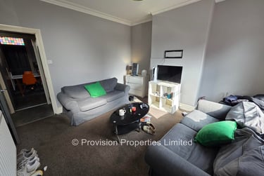 4 bed house, Royal Park Road, Hyde Park, Leeds, LS61JJ - Image 2