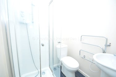 3 bed flat, Moorland Avenue, Hyde Park, Leeds, LS61AP - Image 5