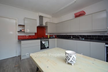 8 bed house, Manor Drive, Hyde Park, Leeds, LS61DD - Image 5