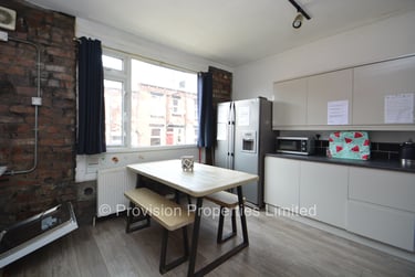 8 bed house, Manor Drive, Hyde Park, Leeds, LS61DD - Image 6