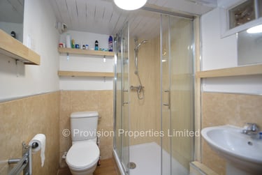 8 bed house, Manor Drive, Hyde Park, Leeds, LS61DD - Image 12