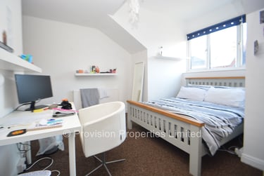 3 bed house, Burchett Terrace, Rampart Road, Leeds, LS62LR - Image 8