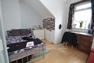 4 bed house, Harold Grove, Burley, Leeds, LS61LB - Image 6