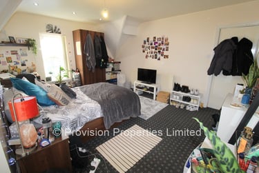 9 bed house, Kirkstall Lane, Headingley, Leeds, LS63DP - Image 4