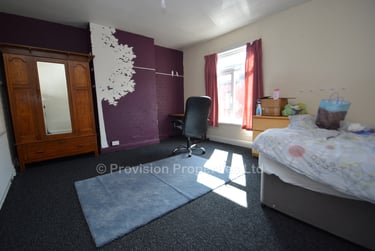 6 bed house, Welton Mount, Hyde Park, Leeds, LS61ET - Image 4