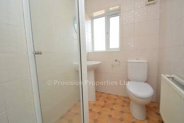 6 bed house, Welton Mount, Hyde Park, Leeds, LS61ET - Image 9