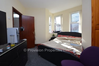 2 bed house, Hill Top Street, Hyde Park, Leeds, LS61NW - Image 5