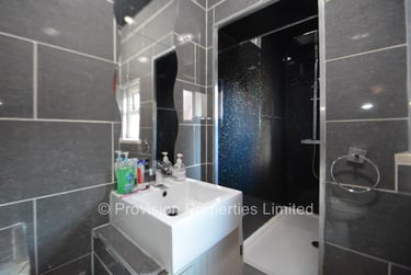 2 bed house, Hill Top Street, Hyde Park, Leeds, LS61NW - Image 6