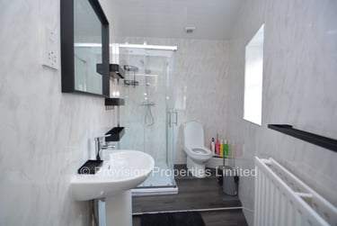 6 bed house, Raven Road, Hyde Park, Leeds, LS61DA - Image 4