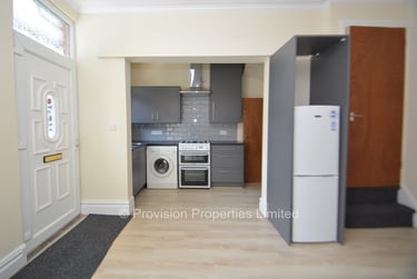 3 bed house, Village Terrace, Burley, Leeds, LS42NU - Image 4