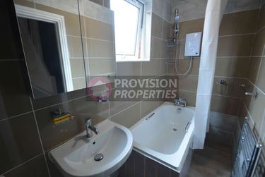 4 bed house, Harold Mount, Hyde Park, Leeds, LS61PW - Image 4