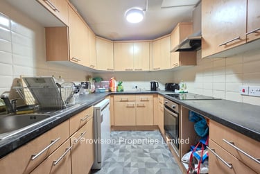 4 bed flat, Cardigan Road, Burley, Leeds, LS61EB - Image 3