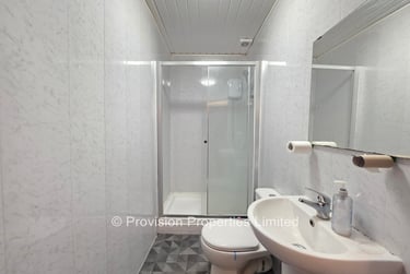 4 bed flat, Cardigan Road, Burley, Leeds, LS61EB - Image 2