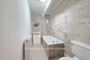 7 bed house, Manor Drive, Hyde Park, Leeds, LS61DD - Image 2