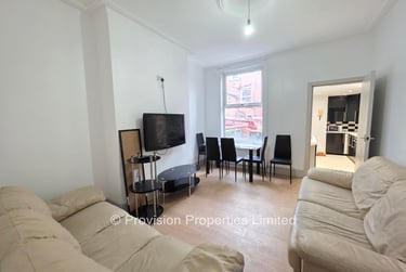 7 bed house, Manor Drive, Hyde Park, Leeds, LS61DD - Image 1