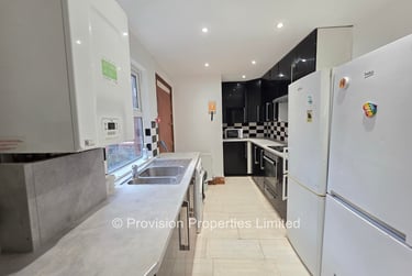 7 bed house, Manor Drive, Hyde Park, Leeds, LS61DD - Image 5