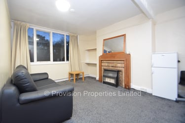 2 bed flat, Cliff Road, Rampart Road, Leeds, LS62EX - Image 1