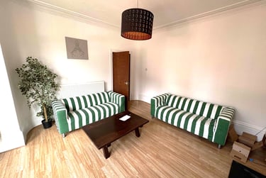 6 bed house, St Michaels Terrace, Headingley, Leeds, LS63QB - Image 1