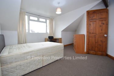 2 bed house, Autumn Terrace, Burley, Leeds, LS61RN - Image 1