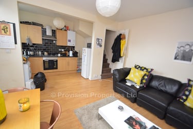 2 bed house, Thornville Terrace, Hyde Park, Leeds, LS61JT - Image 3
