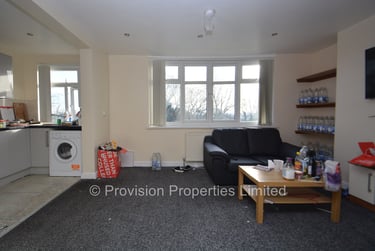 3 bed flat, Cliff Road, Rampart Road, Leeds, LS62ET - Image 3