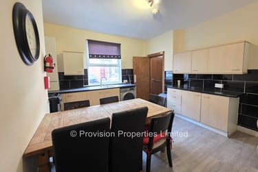 3 bed house, Branksome Place, Hyde Park, Leeds, LS61RQ - Image 2