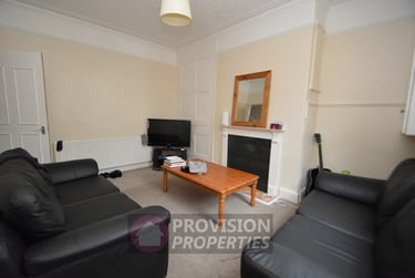 5 bed house, Delph Mount, Rampart Road, Leeds, LS62HS - Image 2