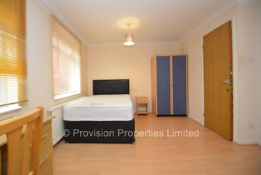 4 bed house, Well Close Rise, Woodhouse, Leeds, LS71HT - Image 5