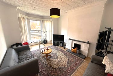 6 bed house, St Michaels Terrace, Headingley, Leeds, LS63QB - Image 1