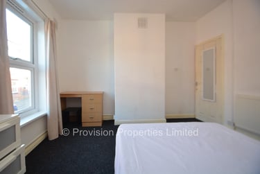 2 bed house, Carberry Terrace, Burley, Leeds, LS61QH - Image 6